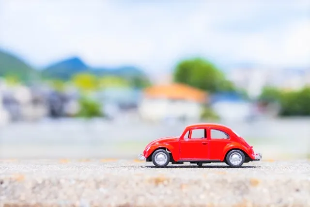 おもちゃの車と道路